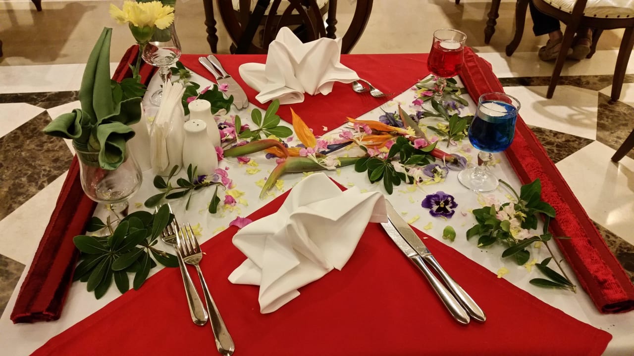Liebevoll gedeckter Abschiedstisch von Yussuff Diamond Excellence Resort & Spa