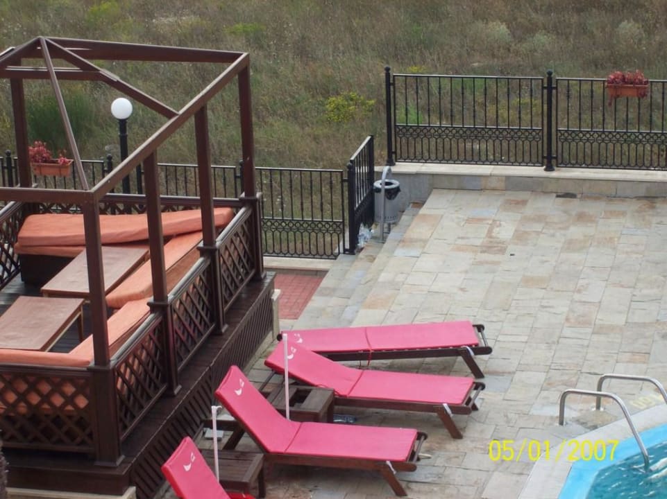 Zustand im Poolbereich Hotel Tiva del Mar Beach