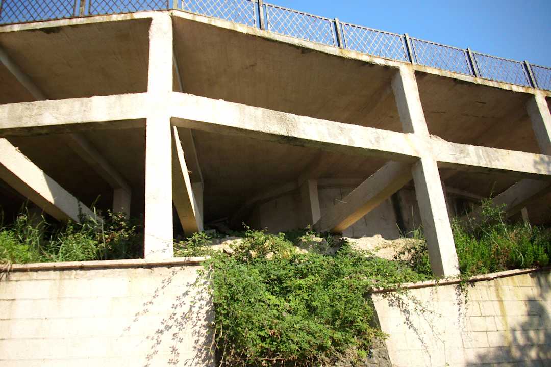 Ruine oder Rattenburg? Hotel Ambiente Palace