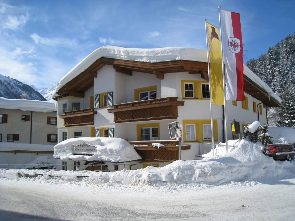 Außenansicht Arlen Lodge