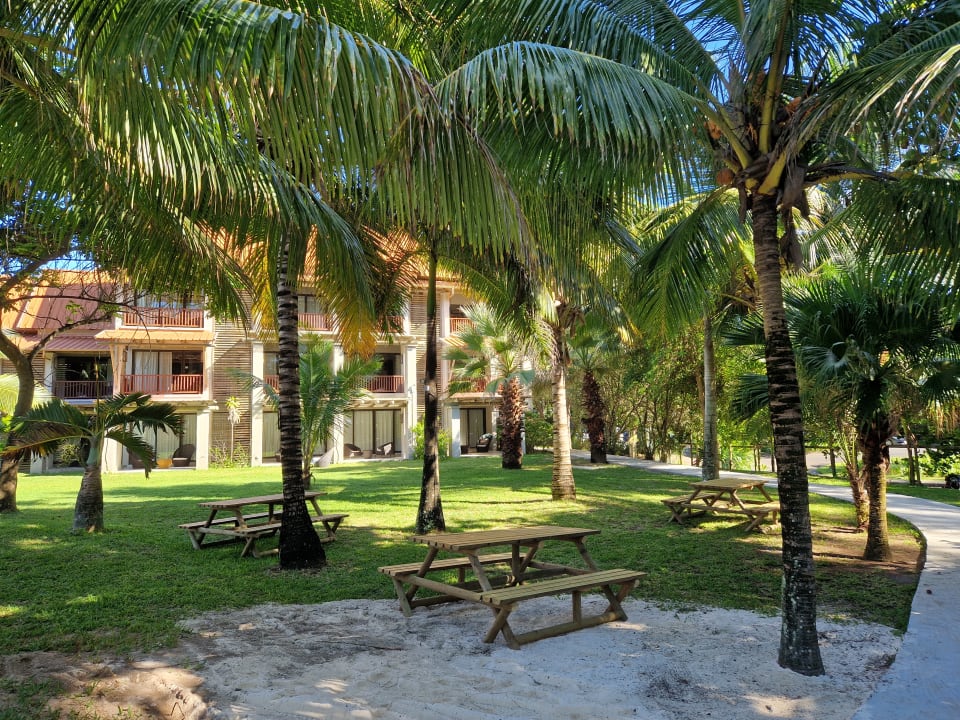 Gartenanlage Crystals Beach Resort Belle Mare, a member of Radisson Individuals