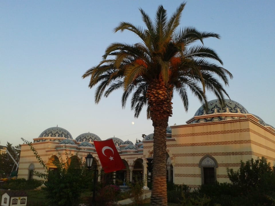 Cafe & Shops Ali Bey Club