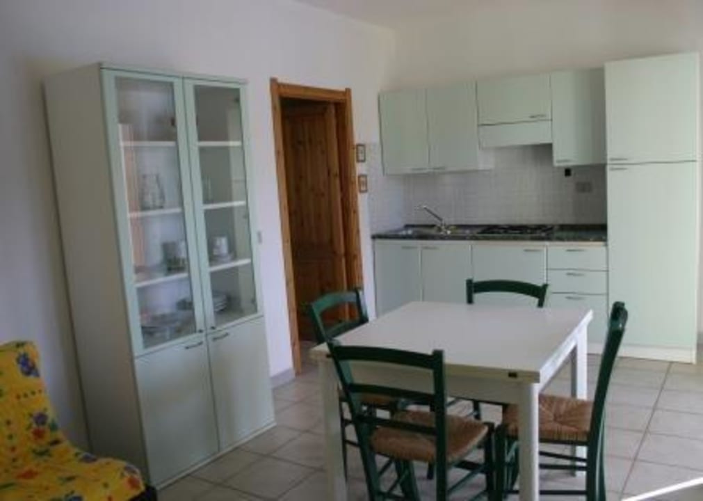 Wohnraum mit Küchenzeile Apartments Badus