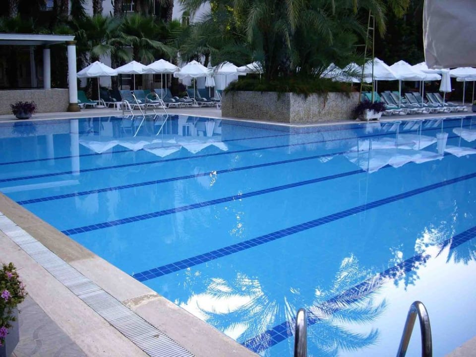 Der mittlere Pool Botanik Hotel & Resort
