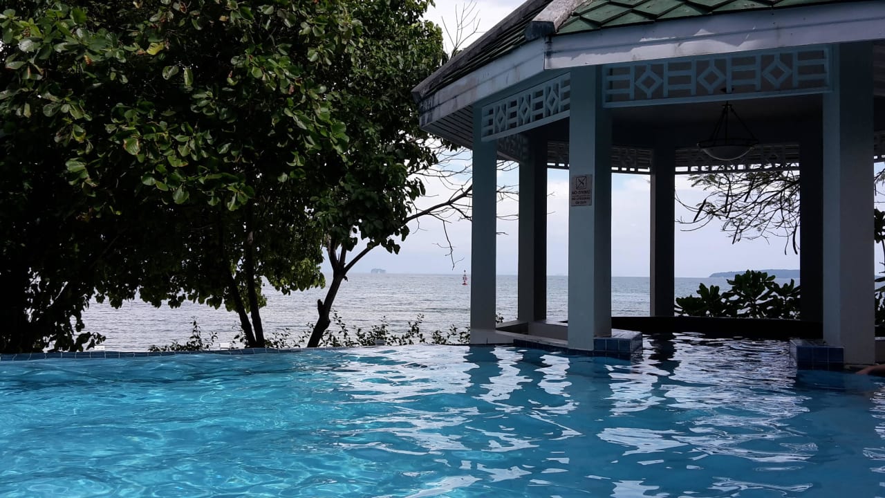 Strandpool mit Whirlpool Cape Panwa Hotel