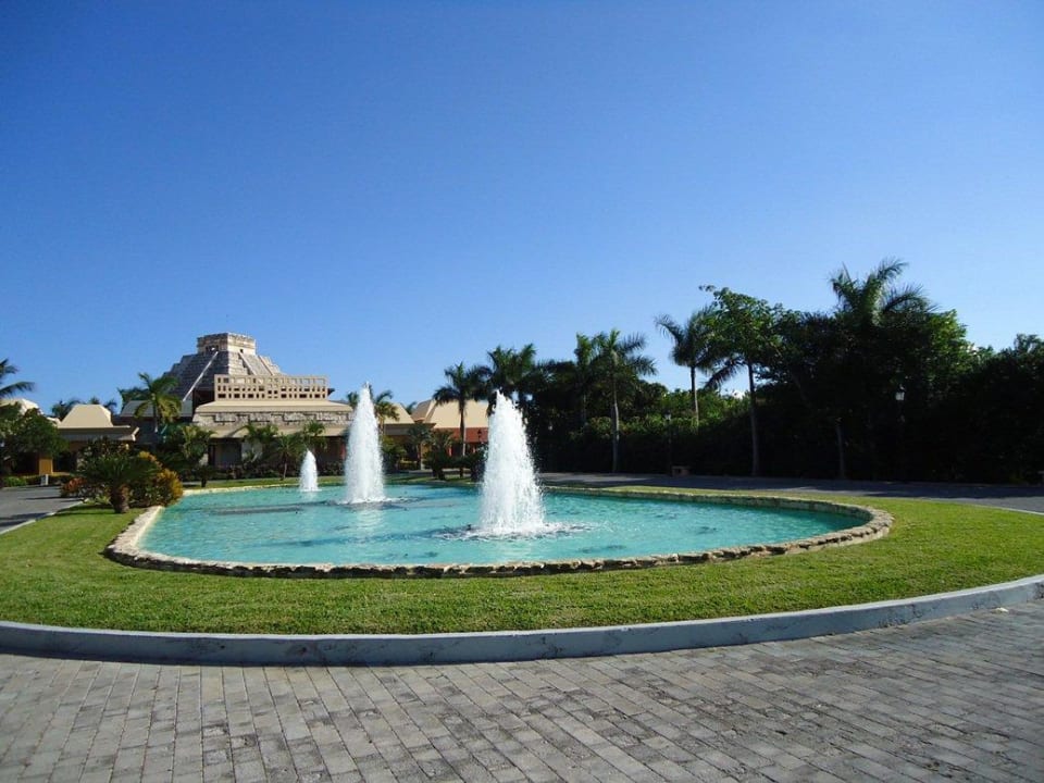 Haupteingang Iberostar Selection Paraiso Maya Suites