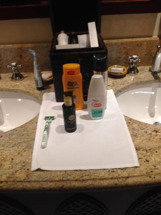 Room service Hotel Madinat Jumeirah Al Qasr & Dar Al Masyaf & Mina A'Salam