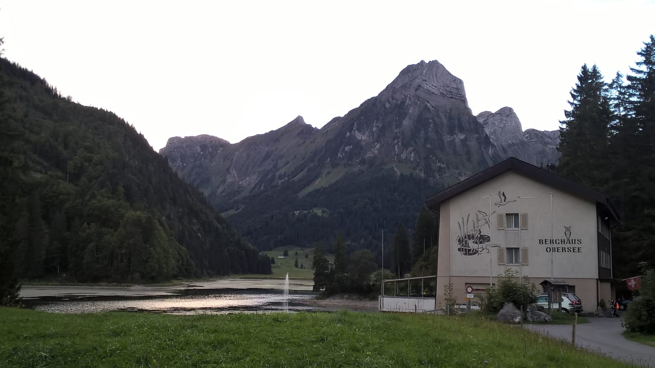 Außenansicht Berghotel Obersee