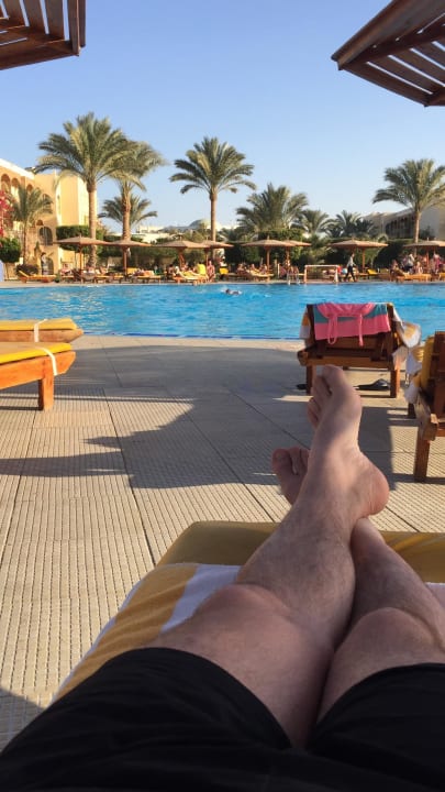 Einer der drei Pools Desert Rose