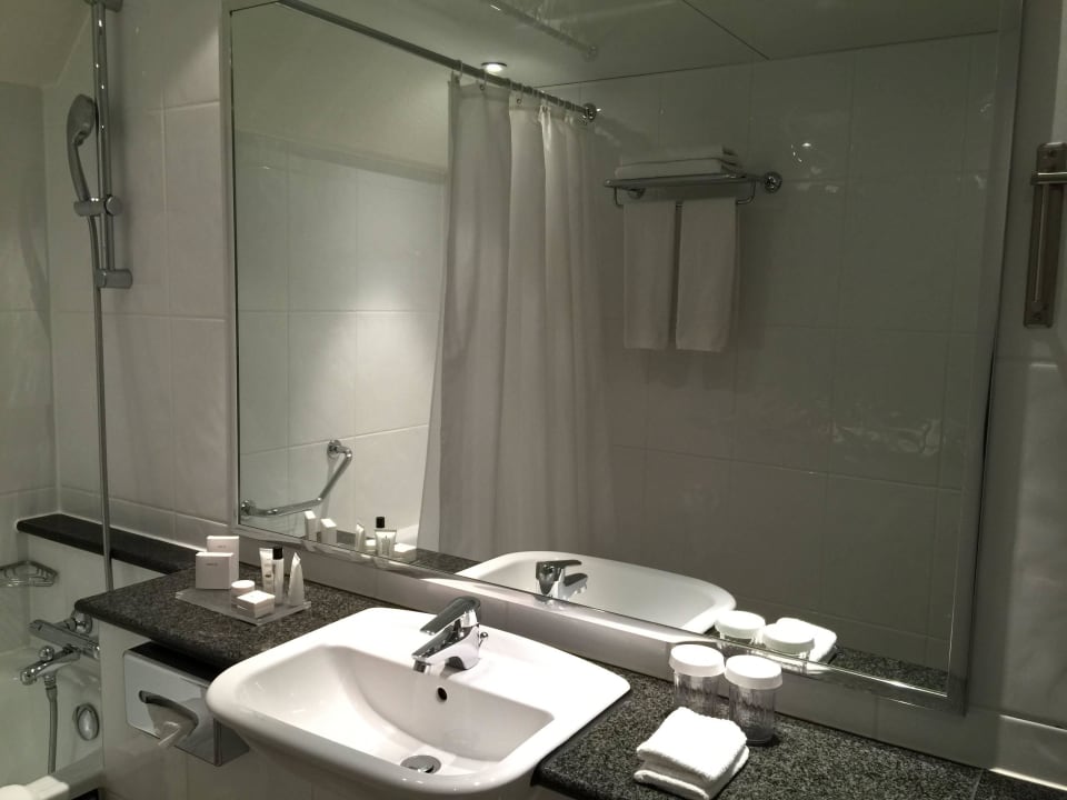 Bad Zimmer 249 Crowne Plaza ® Hamburg - City Alster