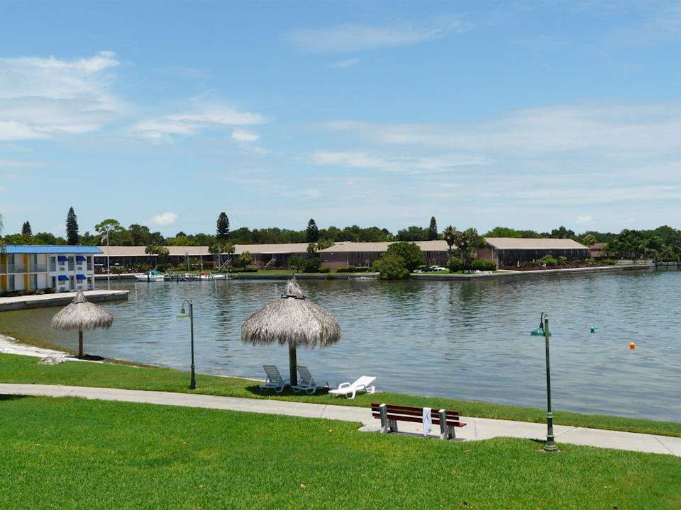 Blick vom Balkon Richtung Bucht Hotel Magnuson Marina Cove