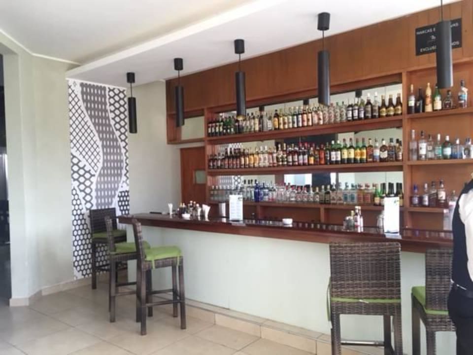 Eine der vielen Bars Playa Vista Azul