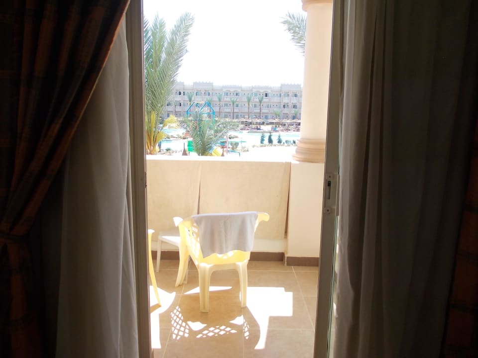 Poolblick des Doppelzimmers Pickalbatros Palace Resort
