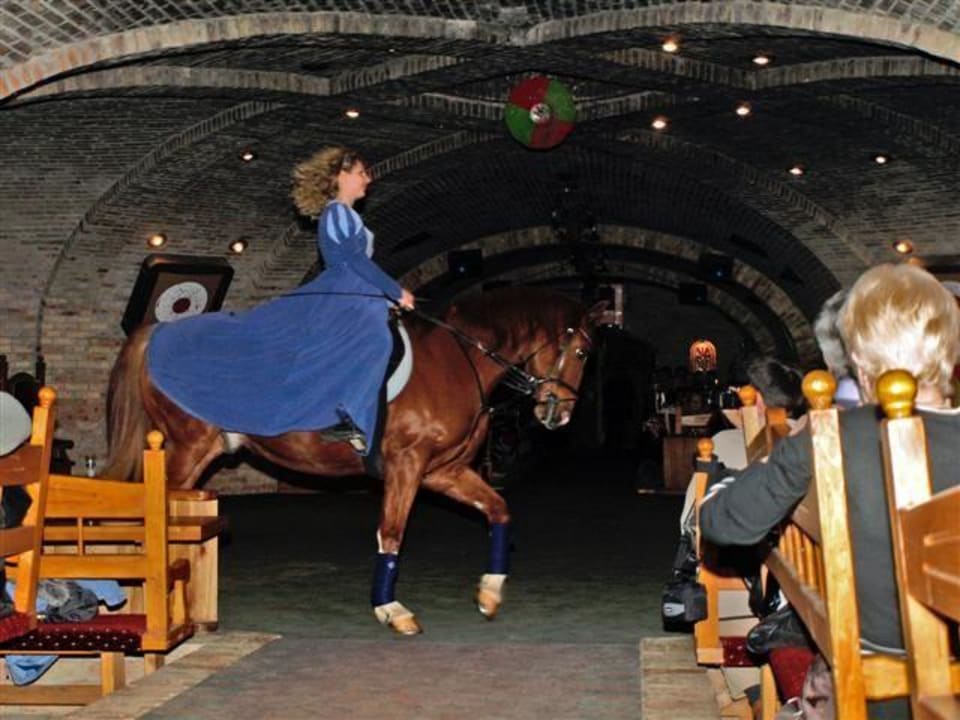 Ritterspiele Hotel Kapitany Wellness