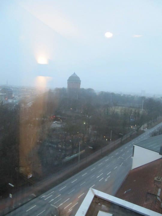 Hauptstraße von oben aus dem 9. Stock Mercure Hotel Hamburg Mitte