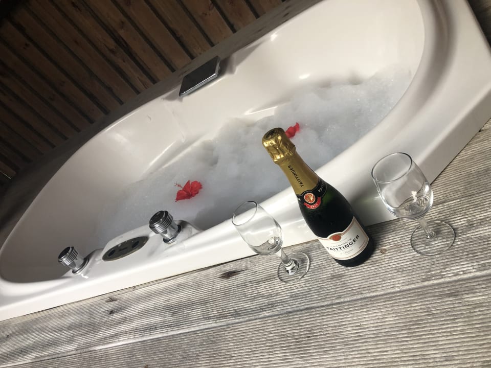 Zimmer Kuredu Island Resort & Spa