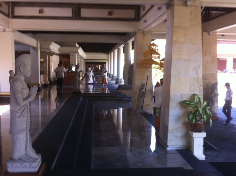 Eingangsbereich Nusa Dua Beach Hotel & Spa