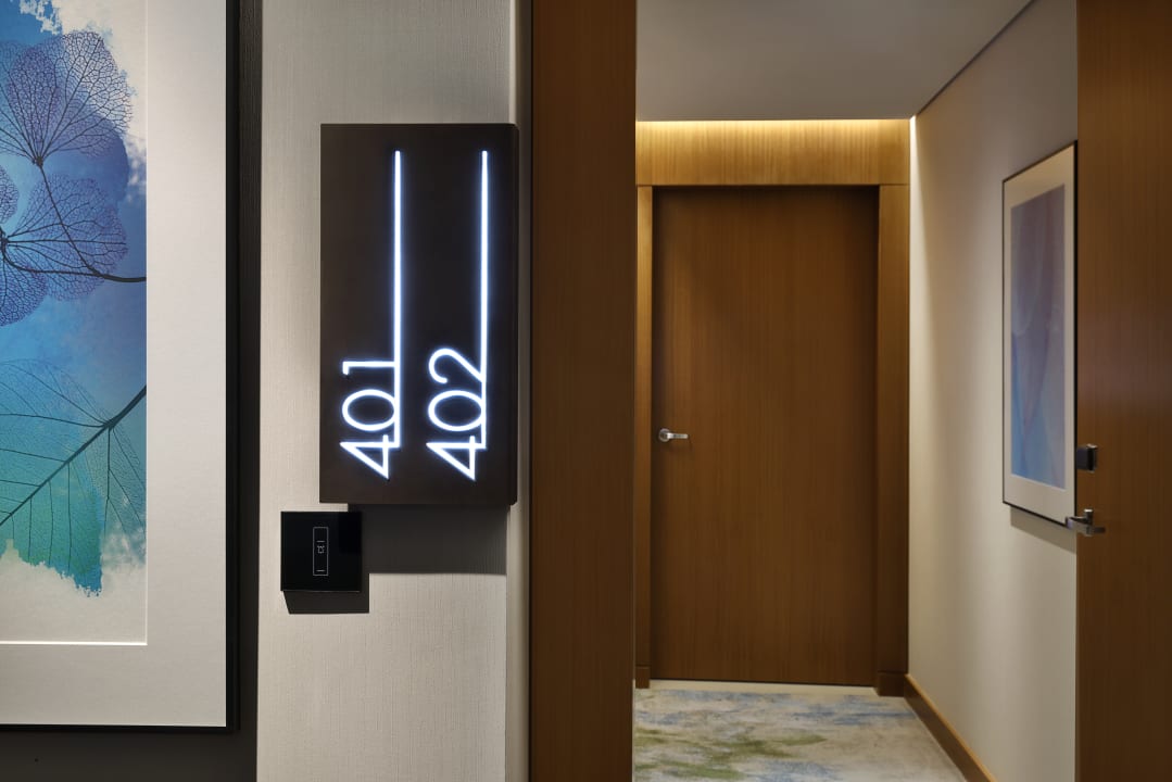 Zimmer DoubleTree by Hilton Sharjah Waterfront Hotel & Residences