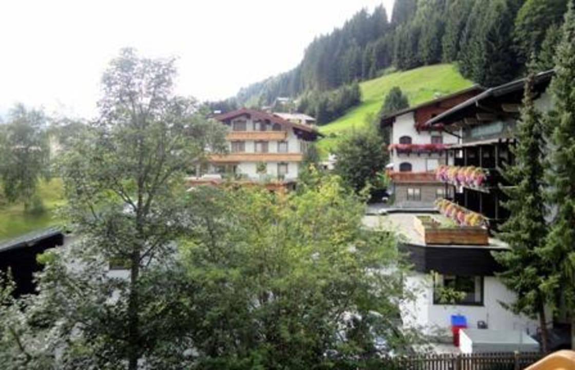 Ausblick Zimmer Hanneshof Hotel Filzmoos • Holidaycheck Salzburger Land Österreich 6911