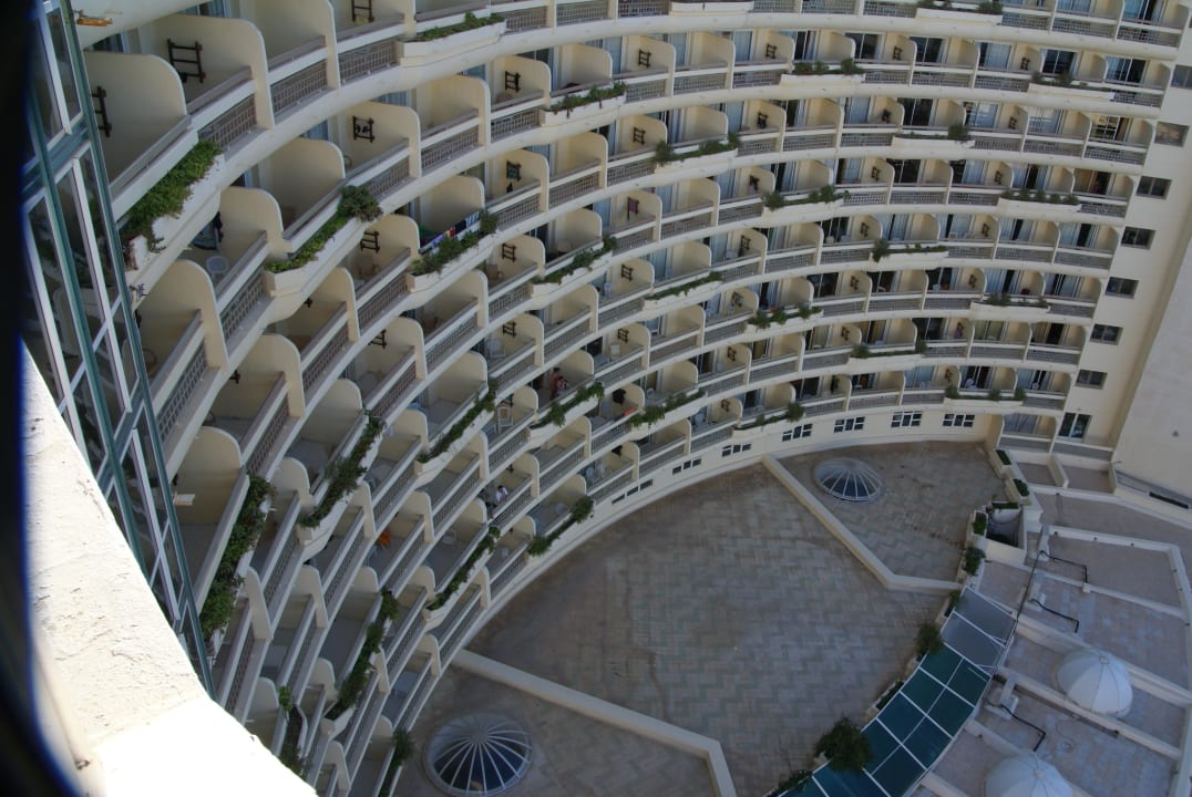 Vom Dach aus auf die Balkone ein Teil Balkone  Riadh Palms Resort & Spa