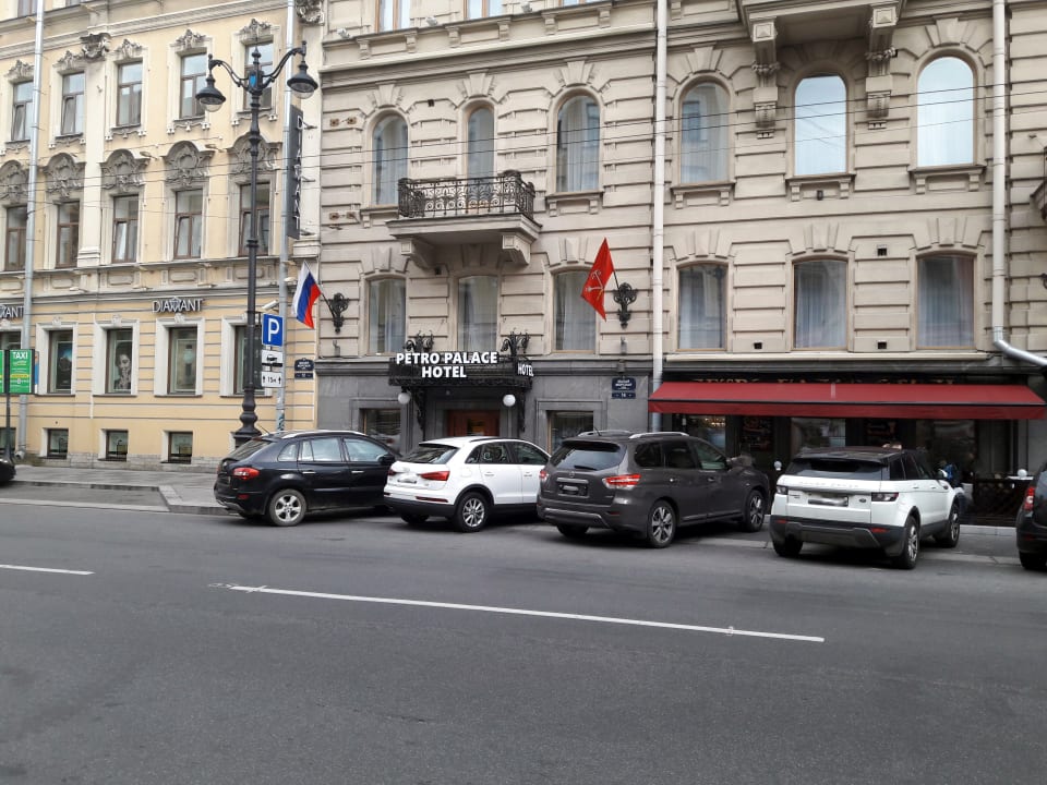 Außenansicht Hotel Petro Palace