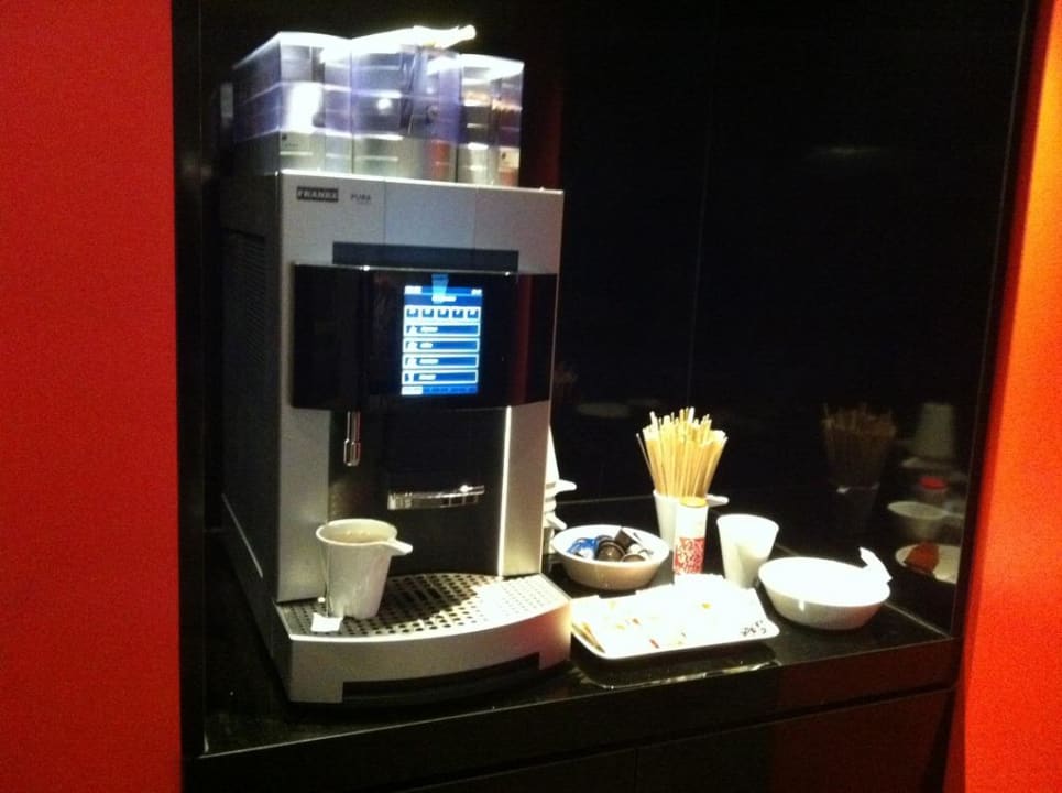Kaffeemaschine in der Lobby Comfort Hotel Xpress Oslo
