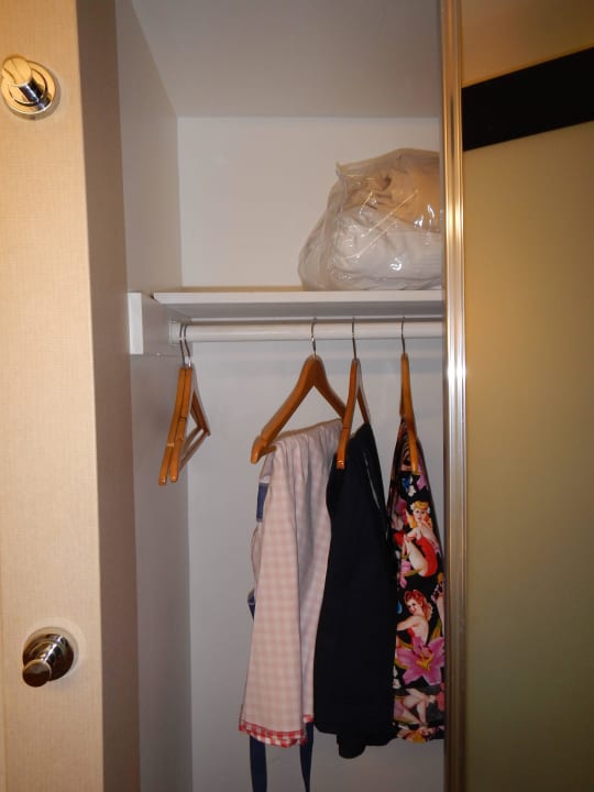 Wandschrank im Bad Hilton Waikiki Beach