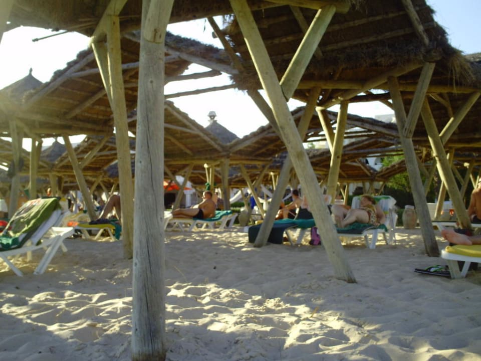 Sonnenschutz am Strand The Orangers Beach Resort and Bungalows