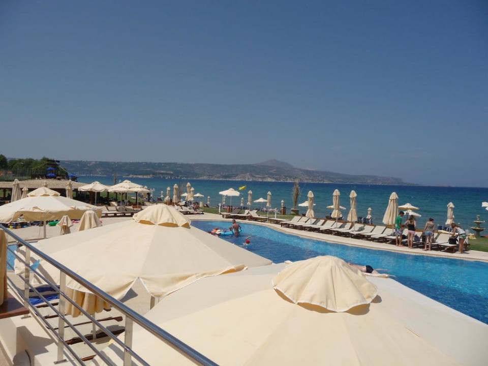 Widok na basen Kiani Beach Resort Family All Inclusive