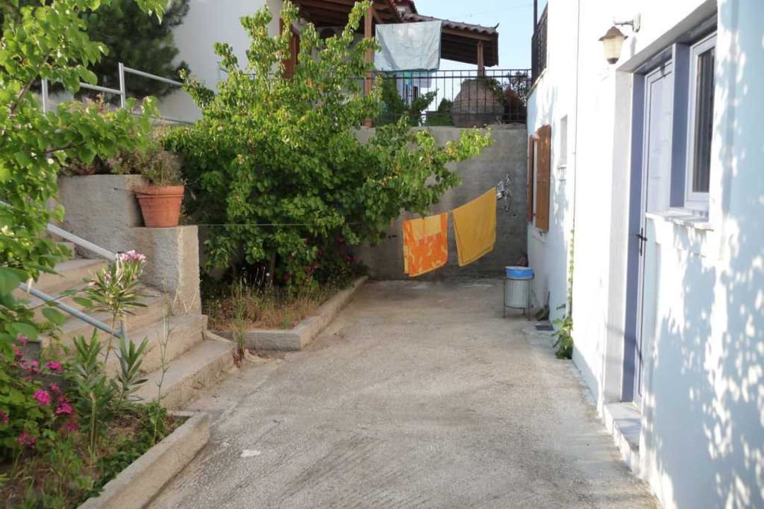 Hinterhofromantik! Hotel Anaxos Hill Village