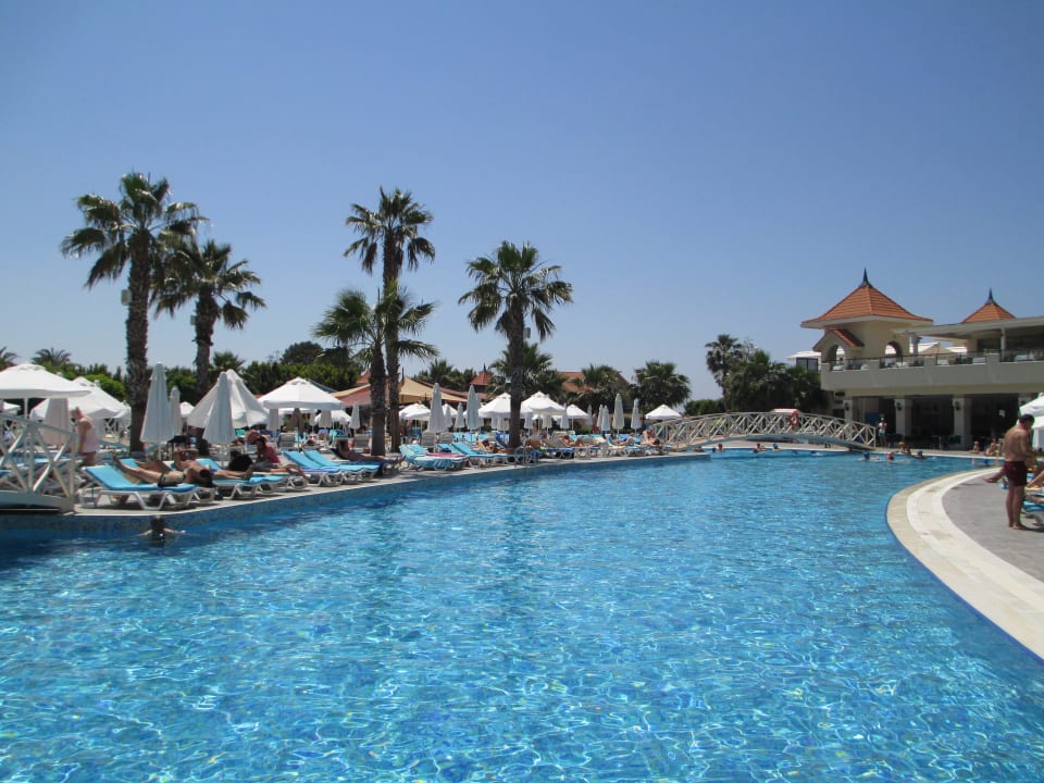 Schöner Pool Side Mare Resort & Spa