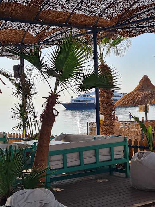 Strand Lotus Bay Beach Resort