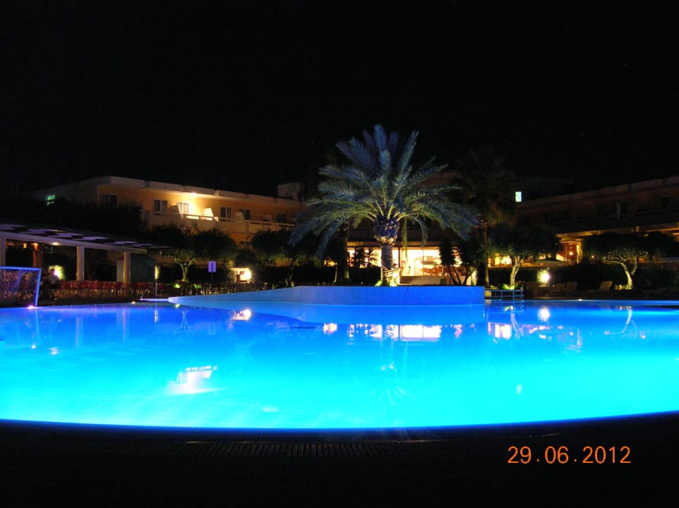 Basen nocą TUI KIDS CLUB Alex Beach