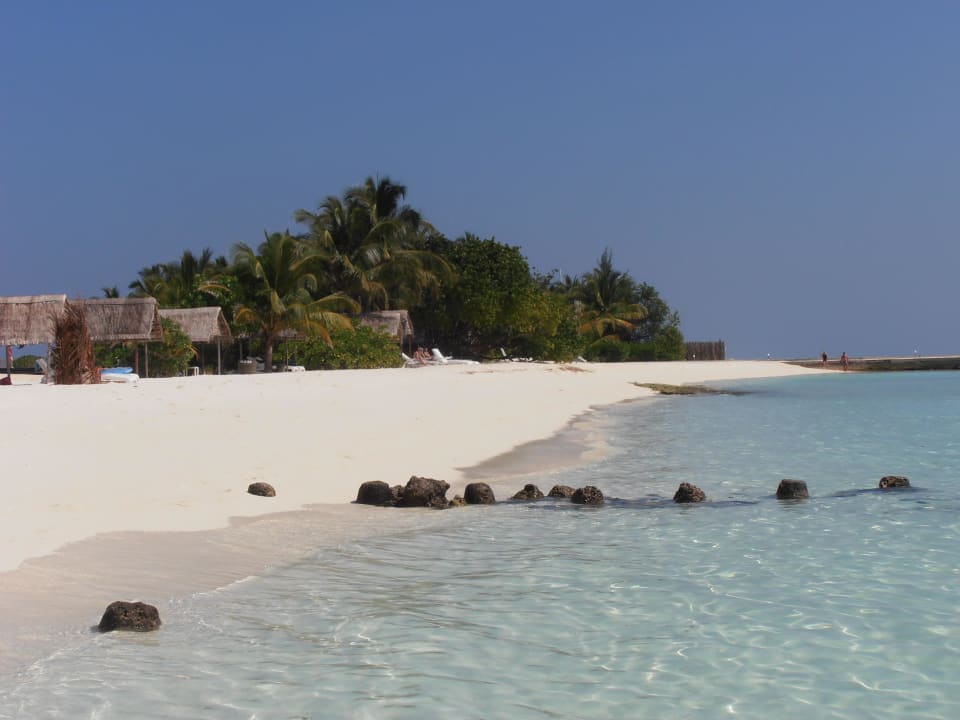 Strand bei den Wasserbungalows Summer Island Maldives