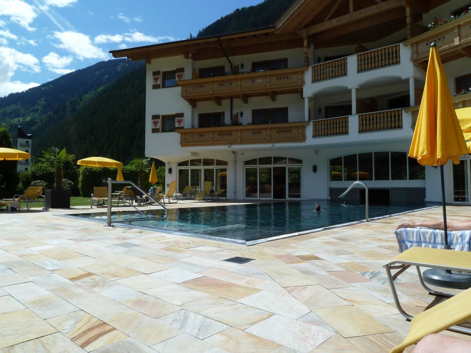 Außenpool Hotel Edenlehen