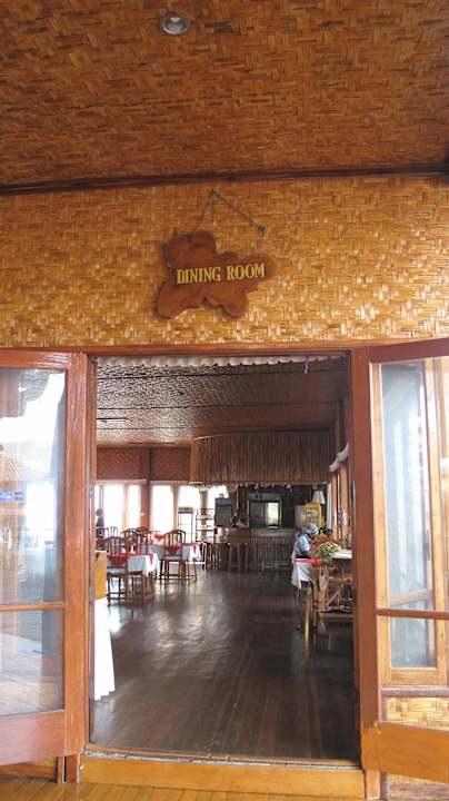 Zum Restaurant Hotel Golden Island Cottages 1 & 2