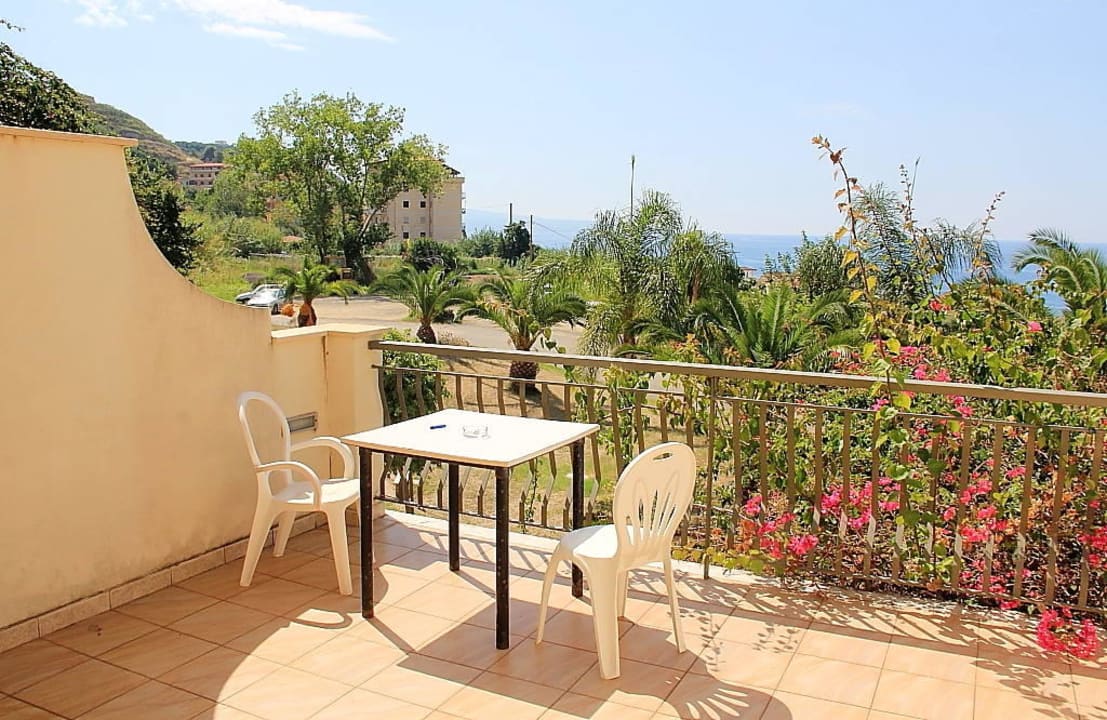 14 Grand Hotel Esperia