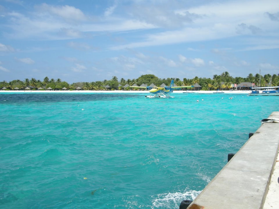 Jetty Kuredu Island  Kuredu Island Resort & Spa