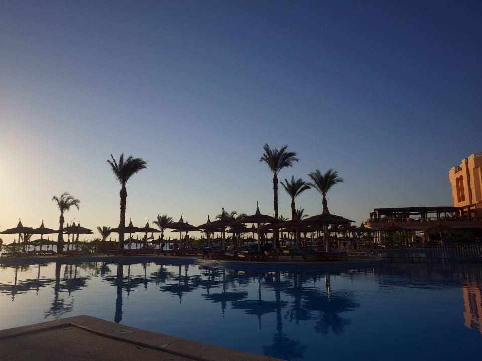 Aktivpool am Morgen Beach Albatros Resort
