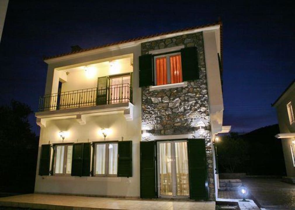 Night view of two storey villa Art-Lesvos Villas