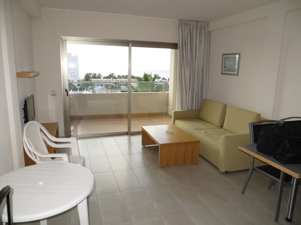 Wohnraum und Balkon Servatur Alameda de Jandía