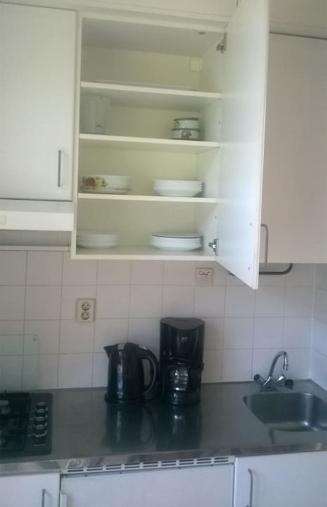 Geschirr für 4 Personen vorhanden Het Grootslag Vakantiepark