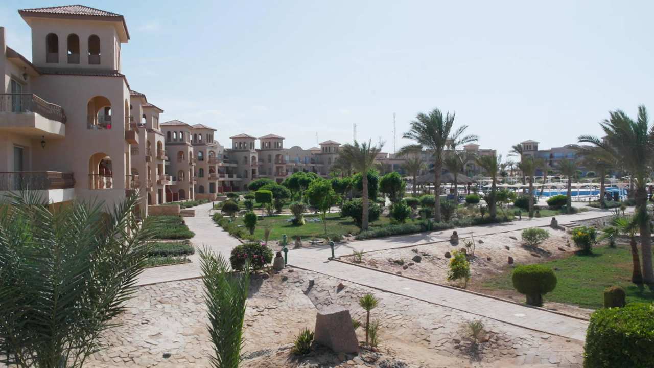 Blick aus dem Bungalow Zimmer  Pensée Royal Garden Beach Resort