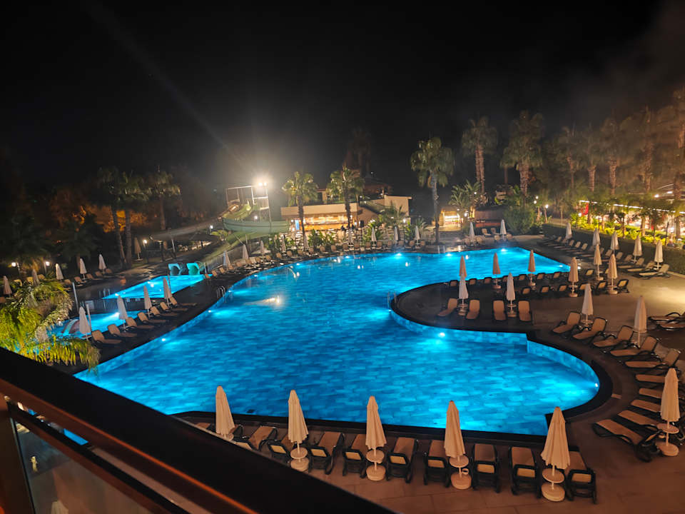 Pool Bella Resort & Spa