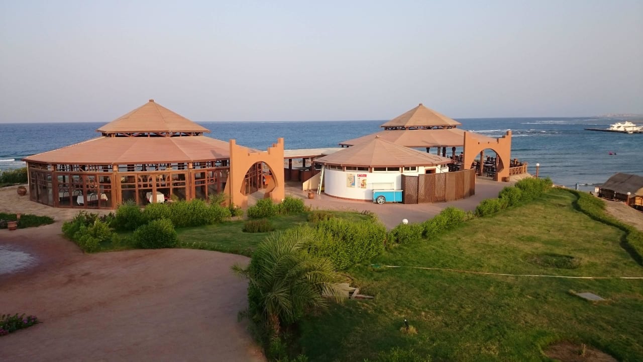 Restaurant und Panoramabar Three Corners Equinox Beach Resort