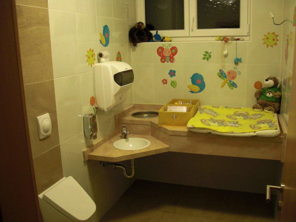 Kinder WC Panoramadorf Saualpe