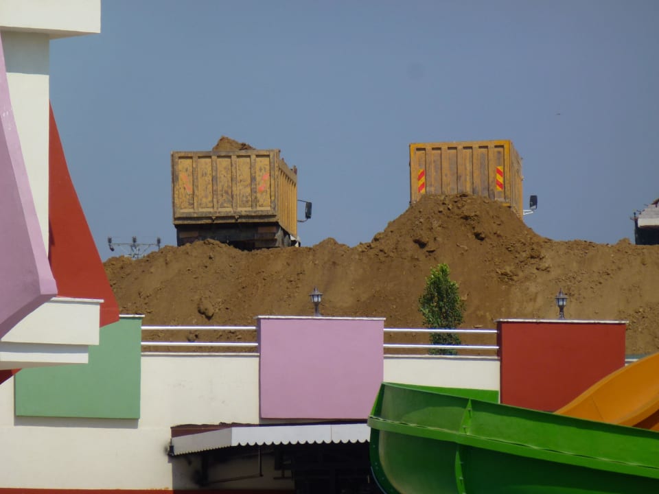 Tägliche Bauarbeiten Ramada Resort by Wyndham Side