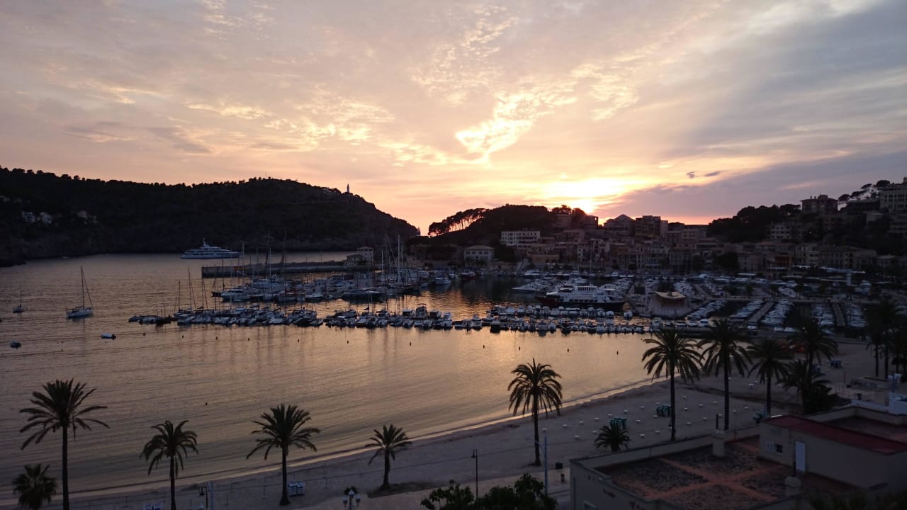 Jeden Abend Knaller-Sonenuntergänge vom Balkon aus Hotel Eden Soller