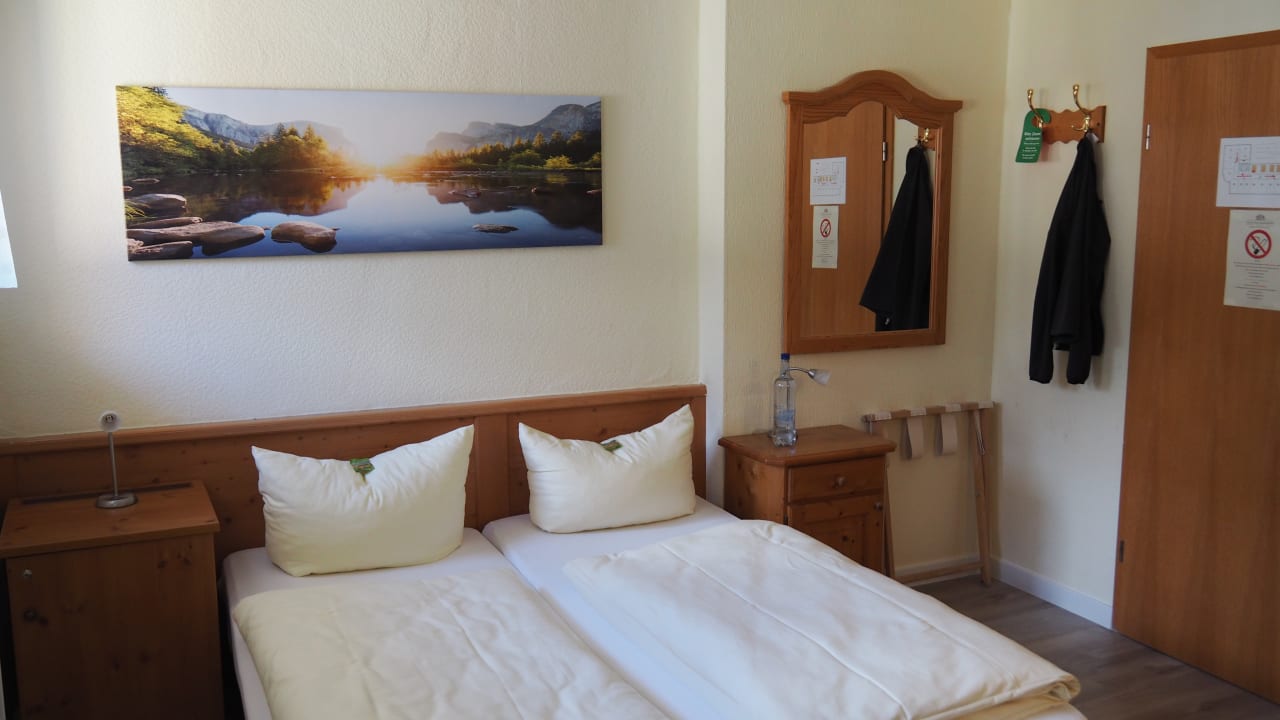 Zimmer Hotel Vier Jahreszeiten