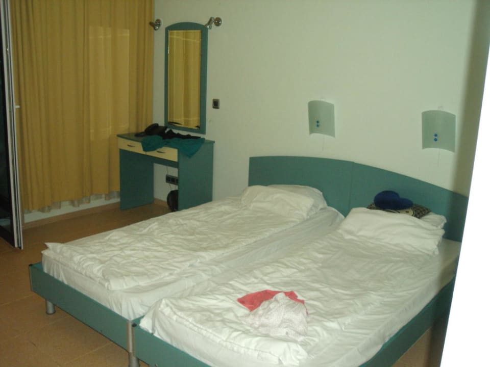 Wohn- und Schlafbereich Hotel Glarus Beach